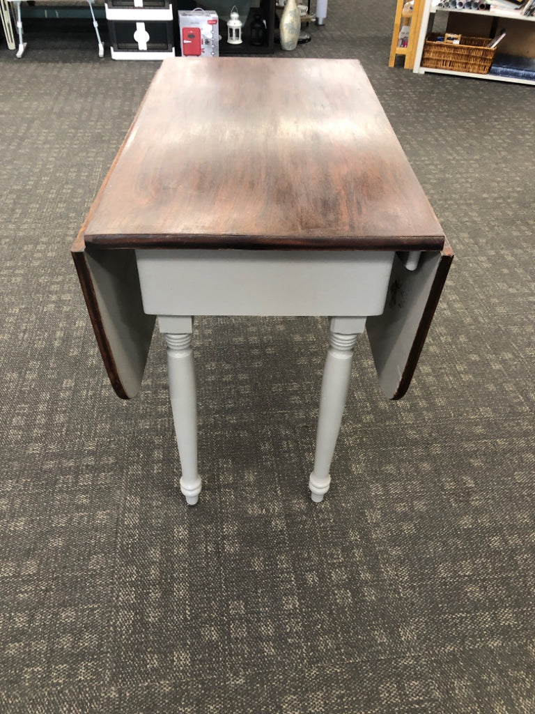 CHERRY WOOD TOP GREY PAINTED DROP LEAF TABLE.