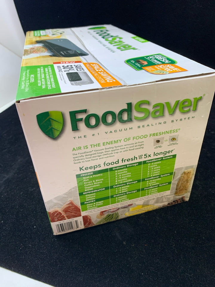 NIB FOOD SAVER VS1120.