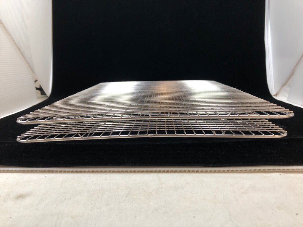 2 METAL COOKING/COOLING RACKS.
