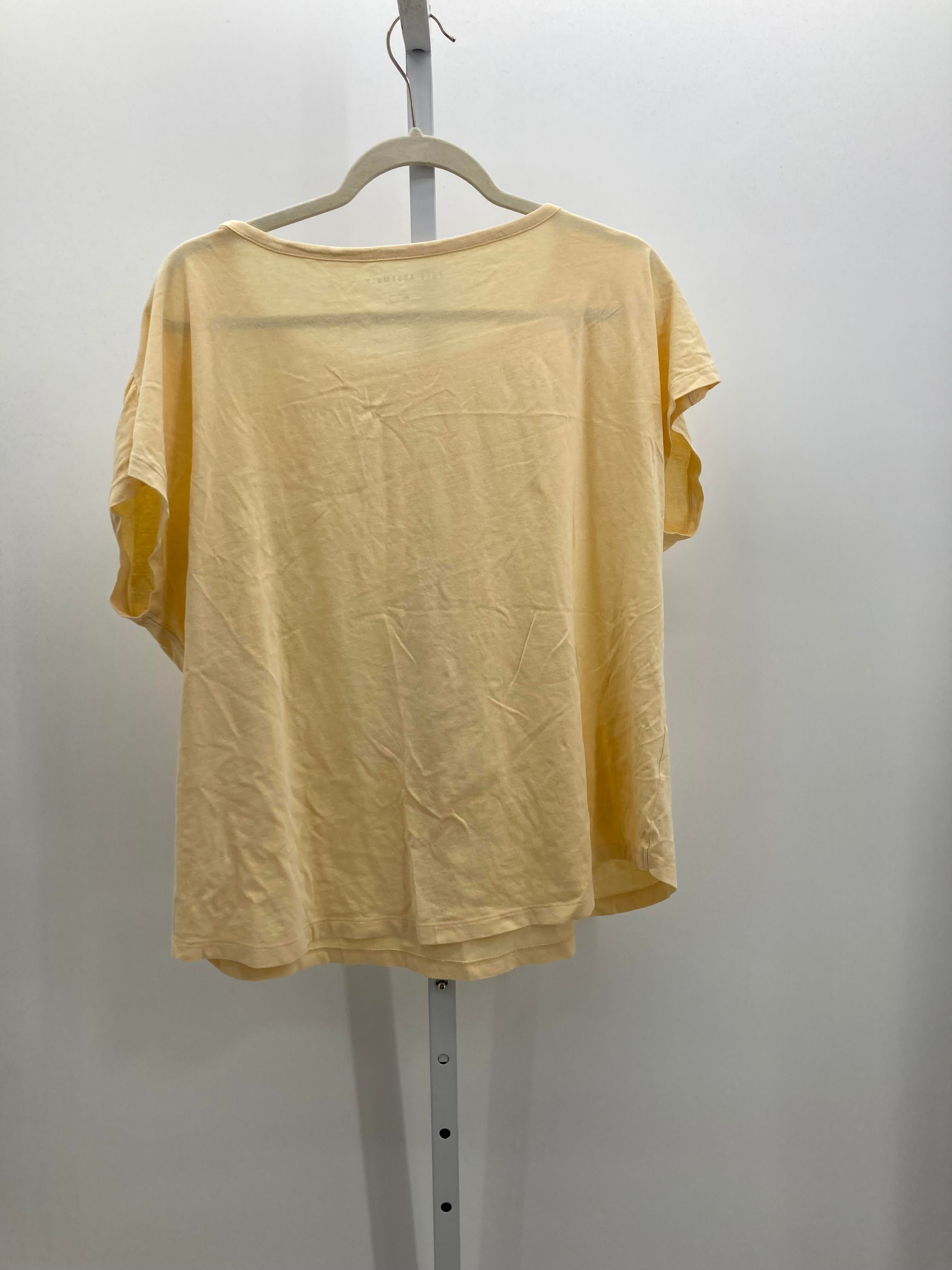 Free Assembly Size Extra Large Misses Short Sleeve Shirt