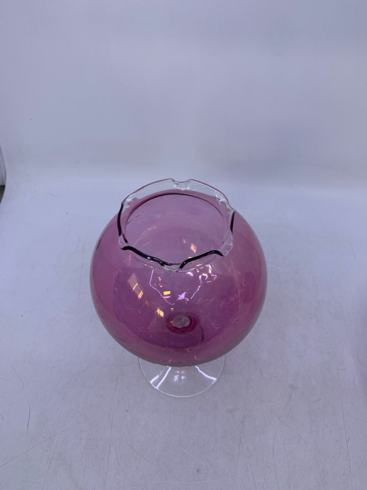 FOOTED VASE W/ PINK SPHERE TOP RUFFLED EDGE.