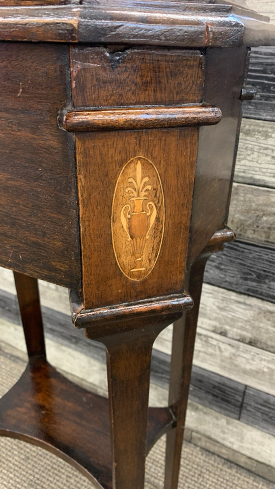 VTG OCTAGONAL SIDE TABLE W/DECORATIVE INLAY.