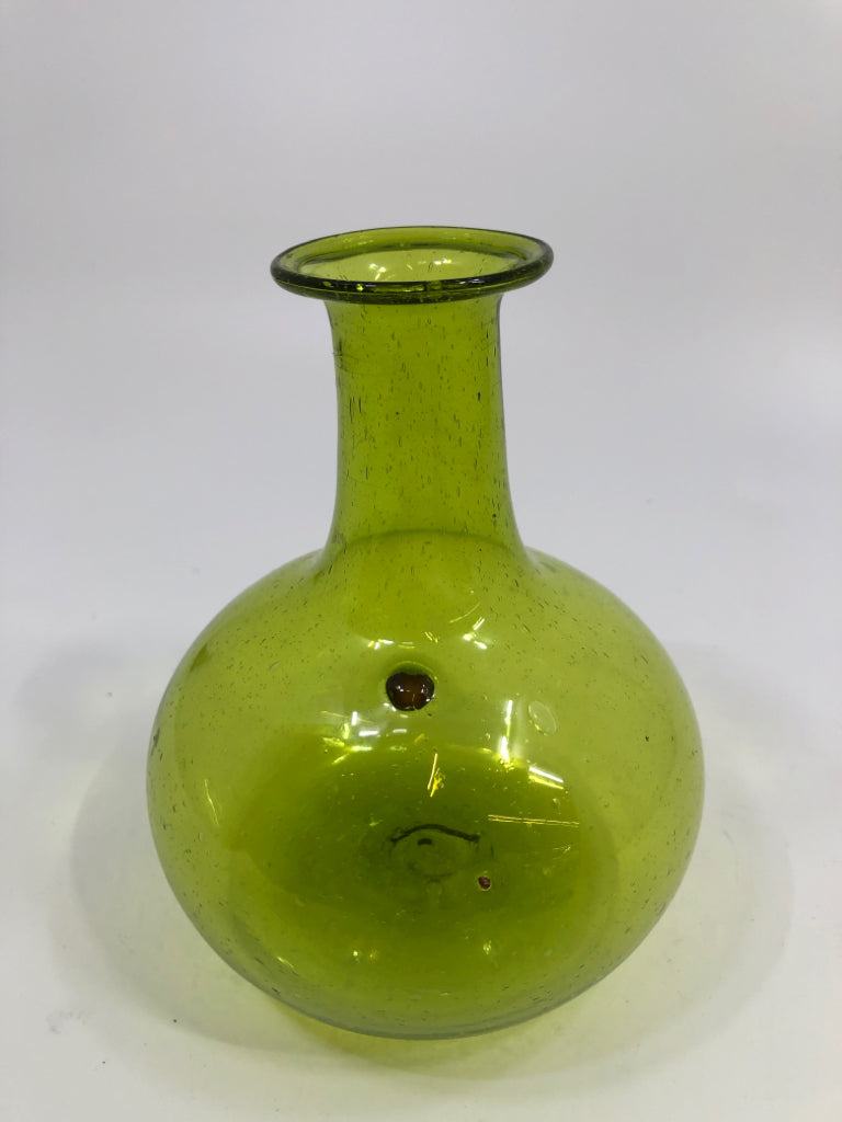 GREEN BLOWN GLASS VASE W/WIDE RIM.