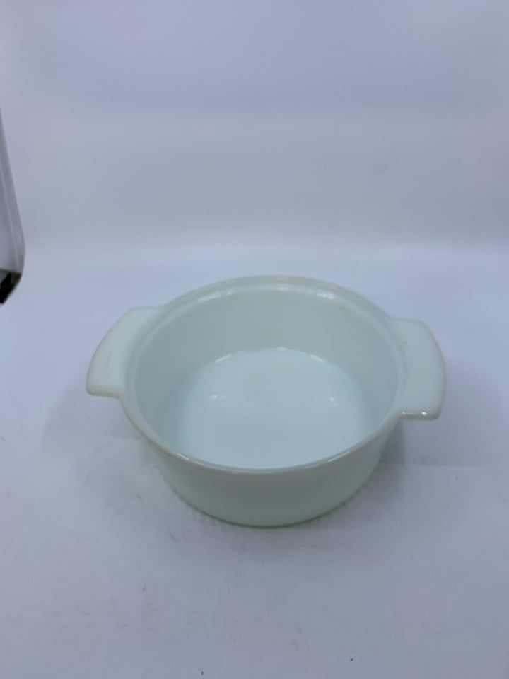 VTG RIBBED MILK GLASS CIRCLE BAKING DISH W/ HANDLES.