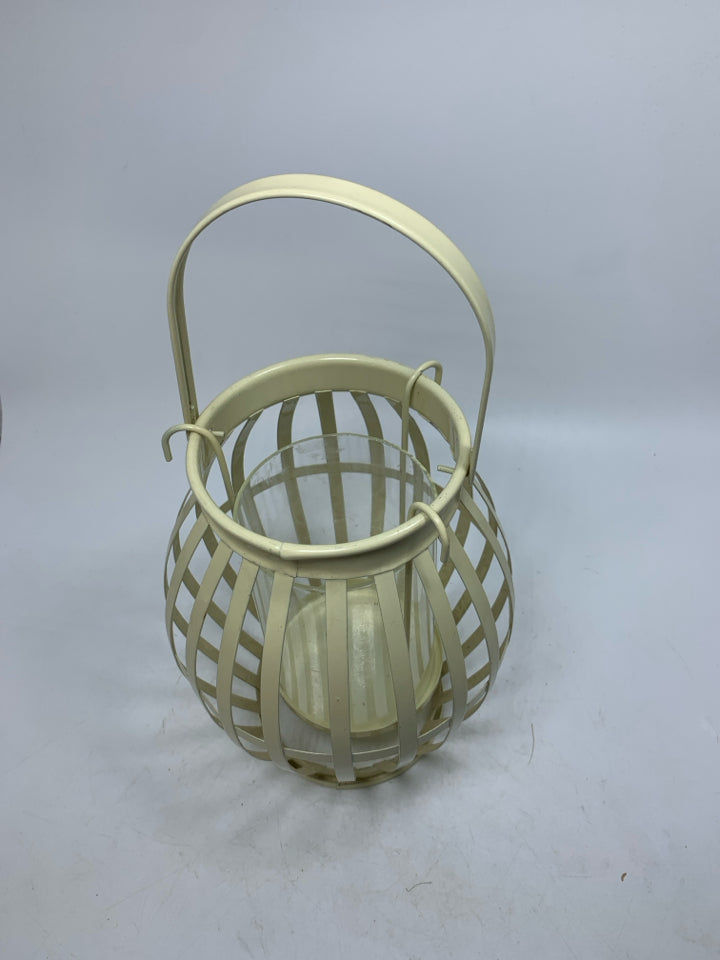 CREAM METAL LANTERN CANDLE HOLDER W/ HANDLE/ 8.