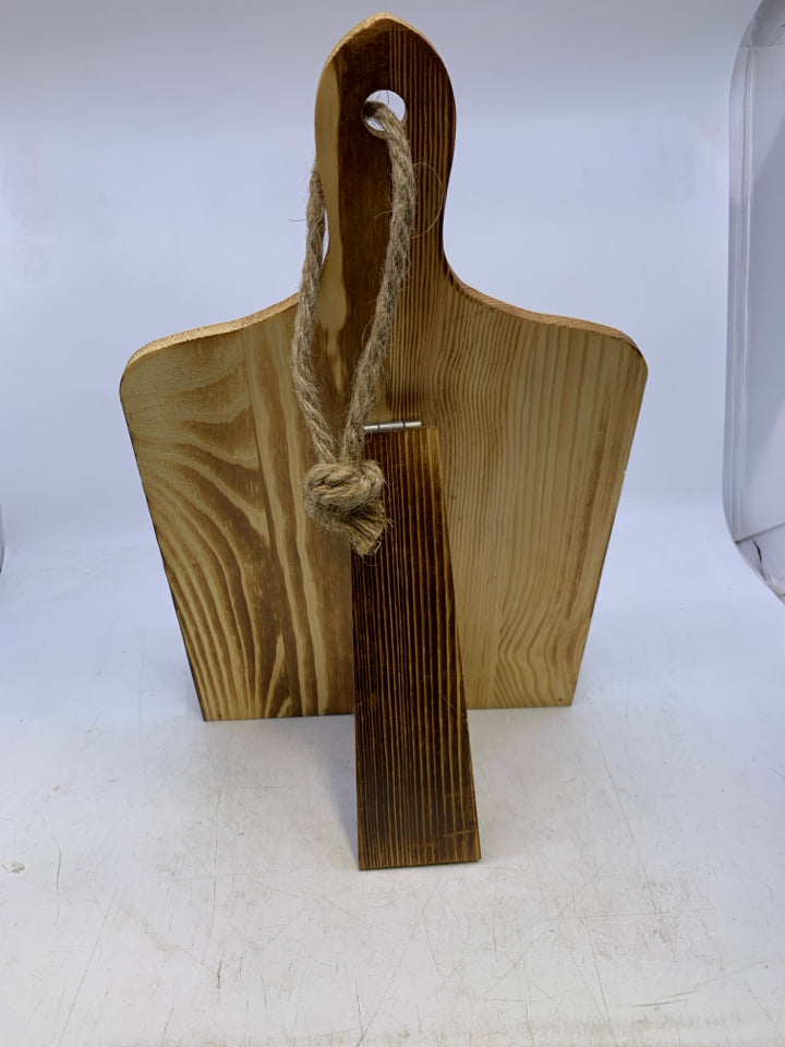 WOOD TABLET STAND.