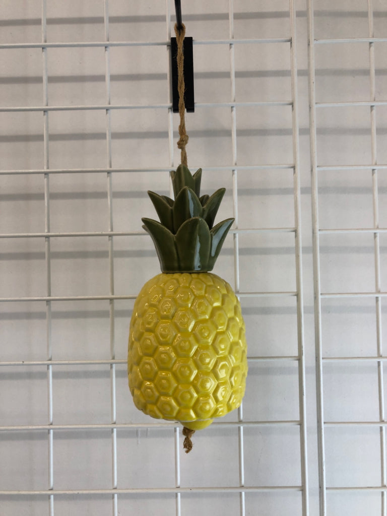 CERAMIC PINEAPPLE BELL.