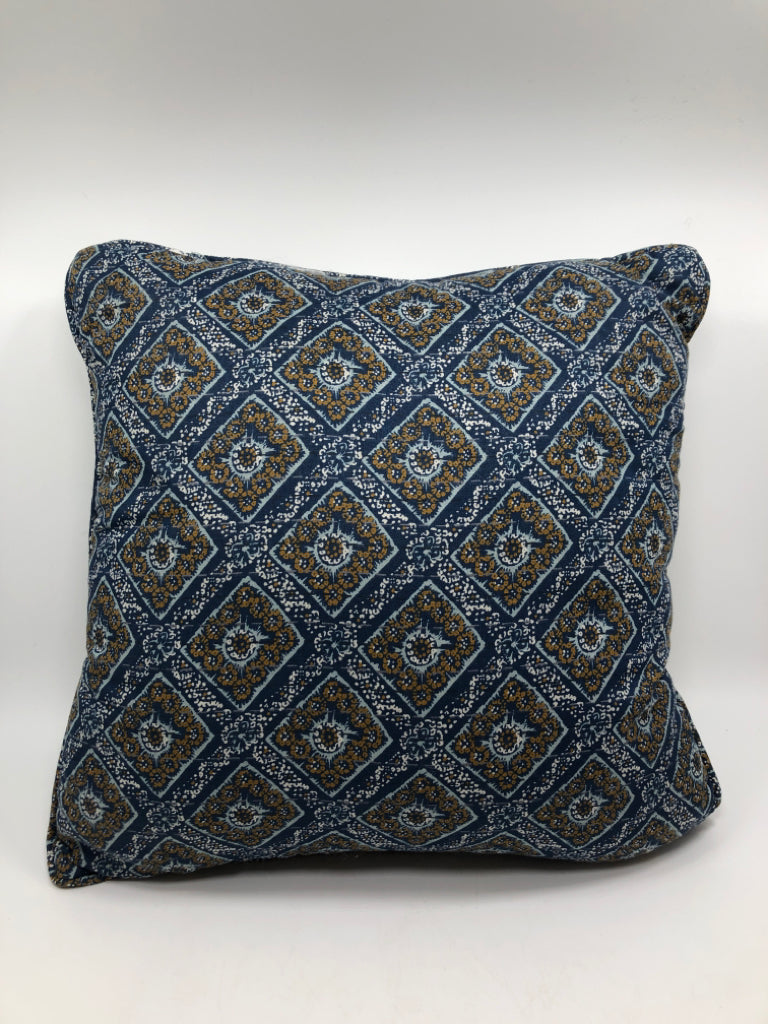 2-SIDED BLUE PATTERNED PILLOW.