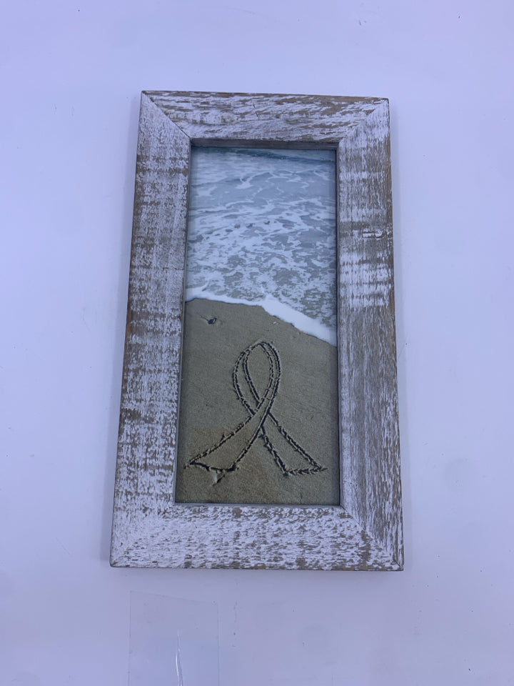 DISTRESSED FRAME BEACH SCENE.