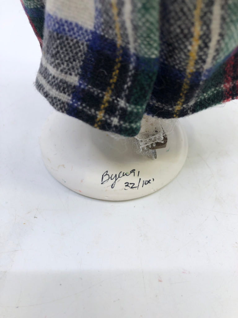 SINGING WOMAN RED COAT PLAID SKIRT "THE SKATERS" 1991 BYERS' CHOICE.