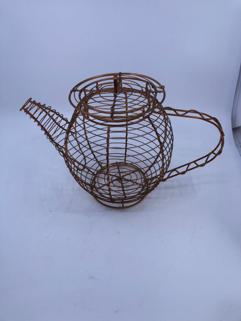 COPPER DECORATIVE TEAPOT W REMOVABLE LID.