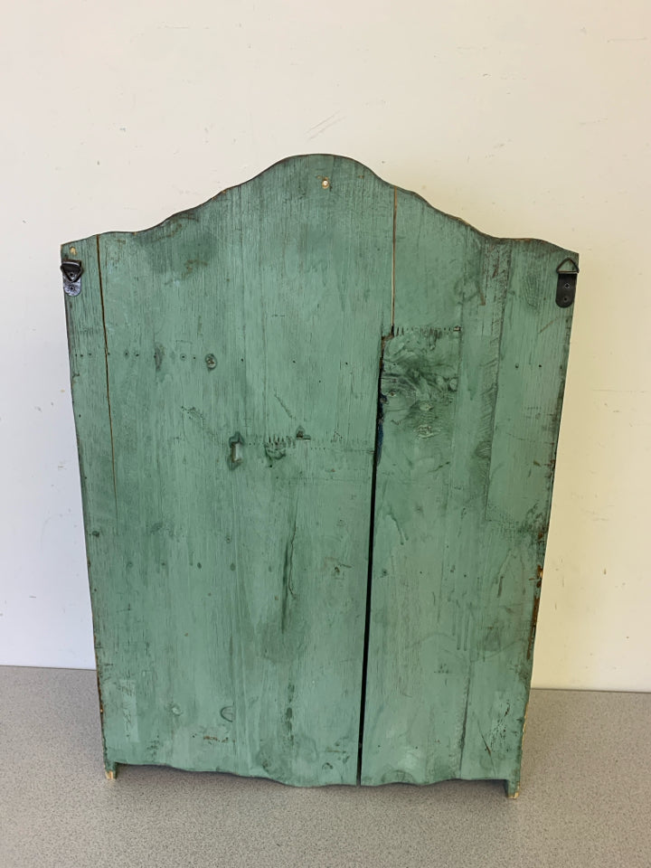 GREEN DISTRESSED WOOD 3 SHELF WALL HANGING.