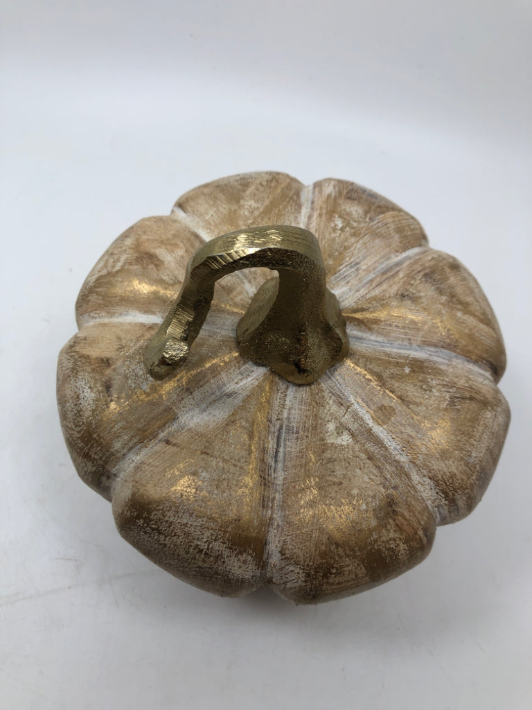 WOODEN PUMPKIN GOLD STEM.