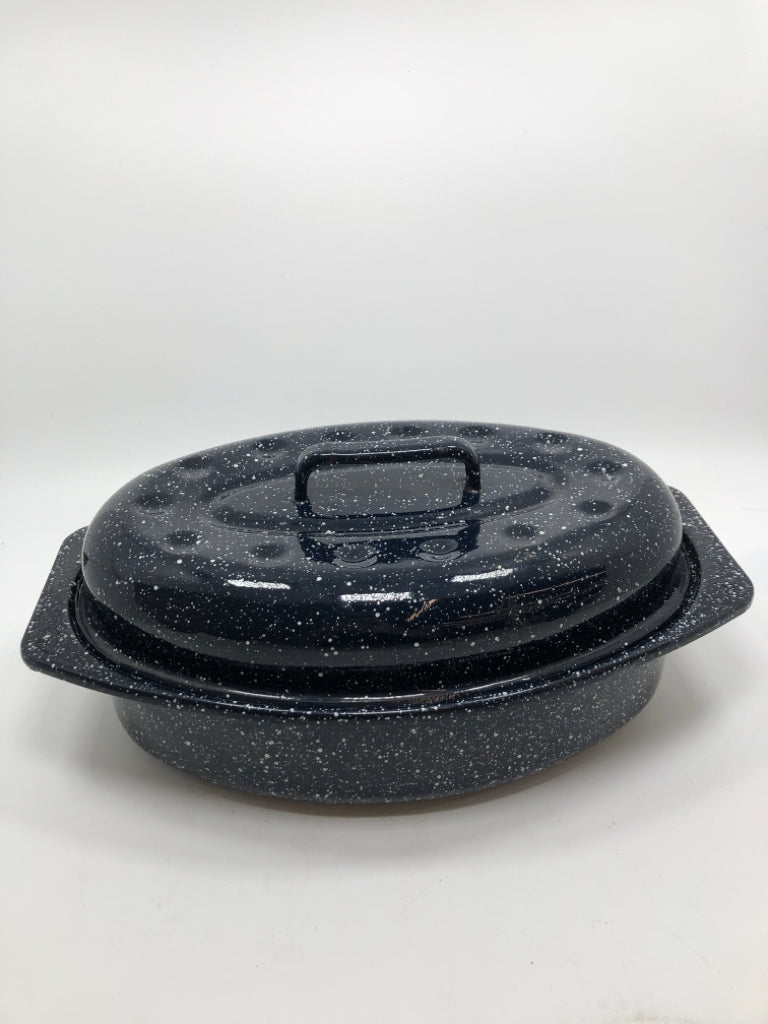 SPECKLED METAL ROASTING PAN W/LID.