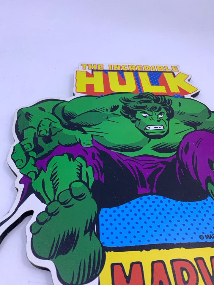 HULK MARVELS CUT OUT WALL ART.