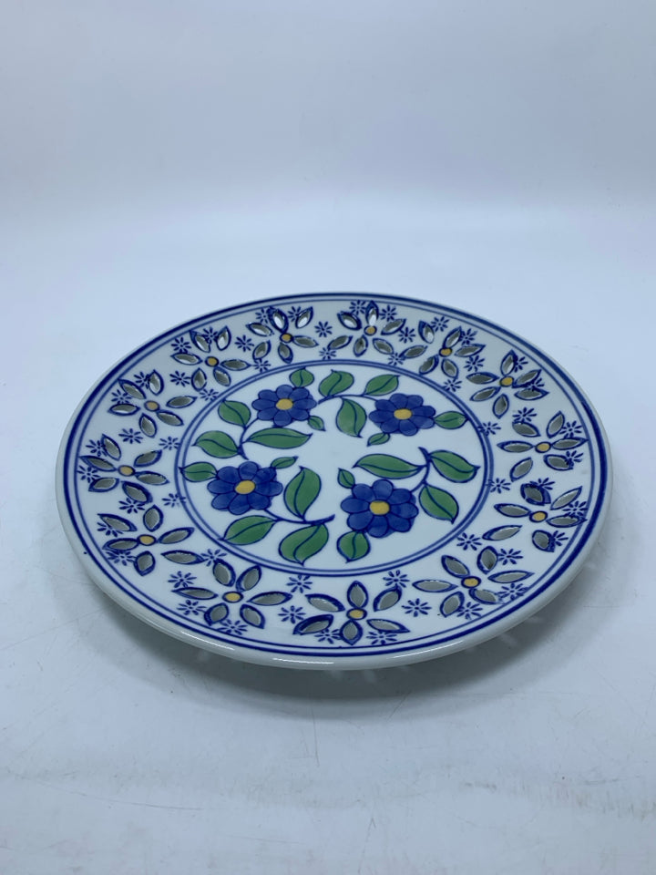 PIERCED EDGE BLUE FLOWER PLATE.