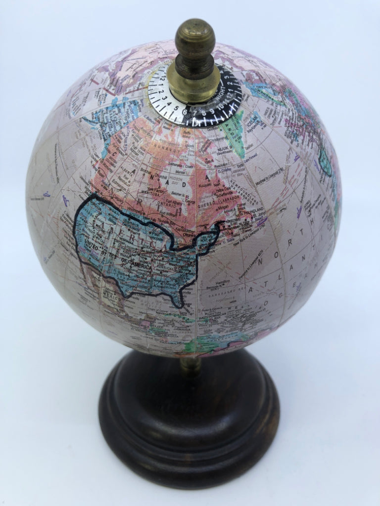SMALL WOOD BASE DESK GLOBE.