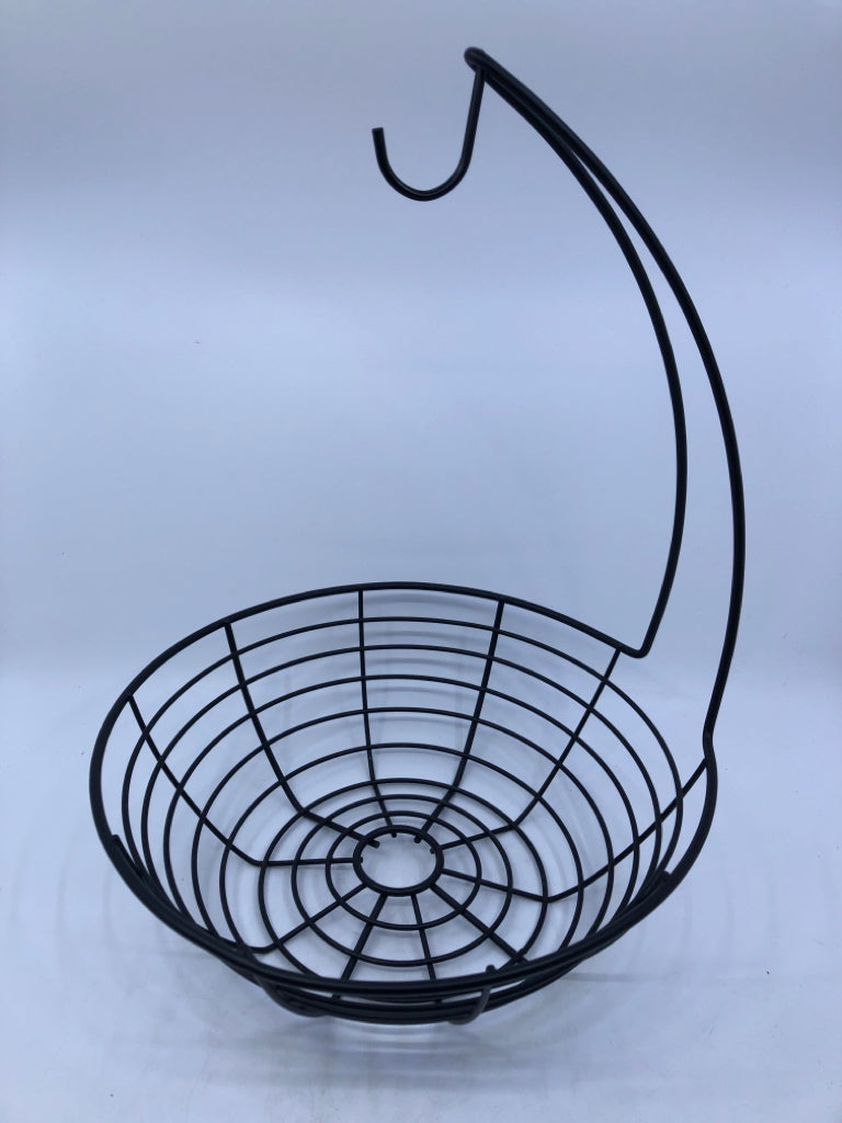 BLACK METAL FRUIT BASKET WITH BANANA HOOK.