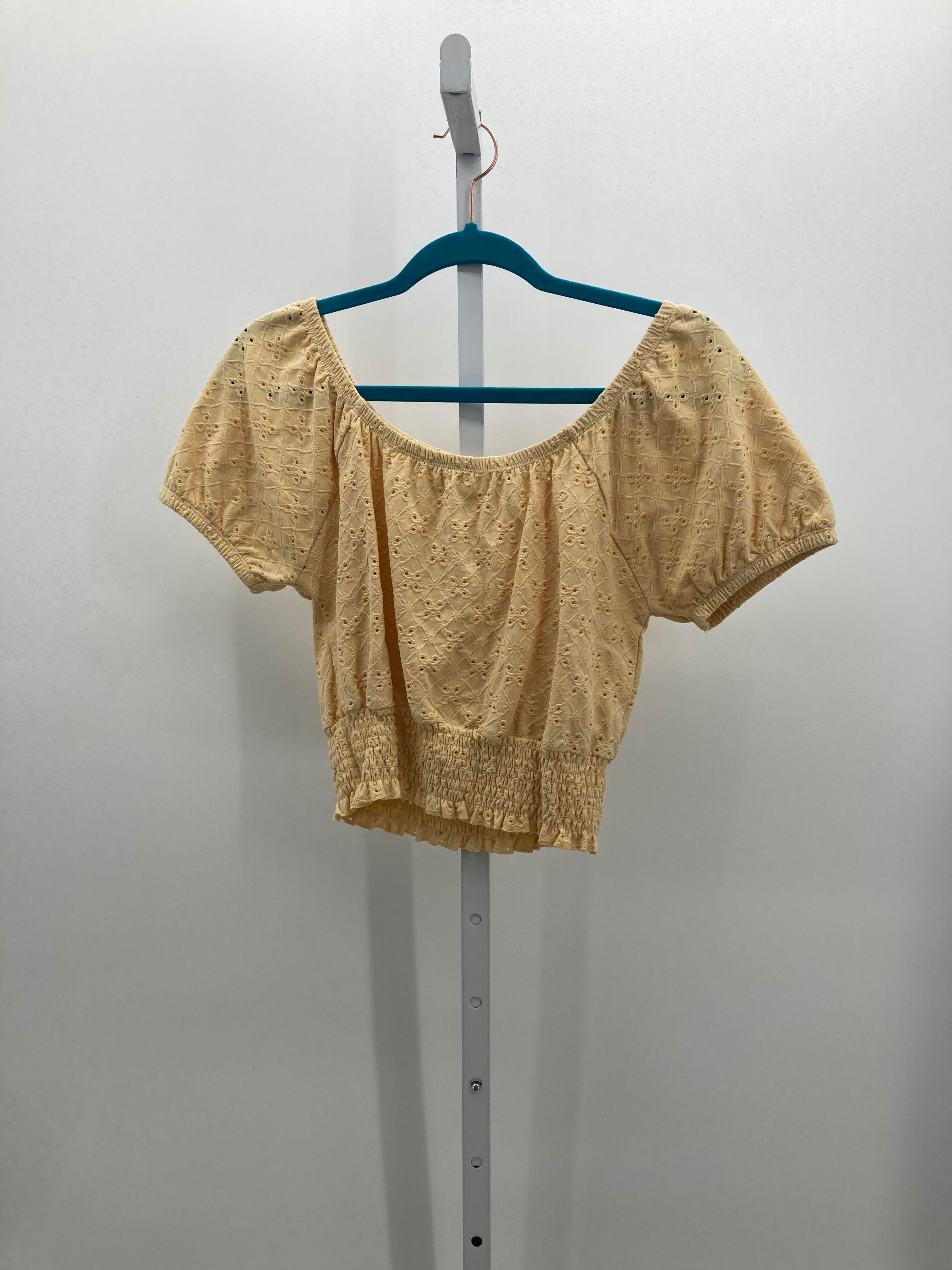 SO Size Medium Juniors Short Sleeve Shirt
