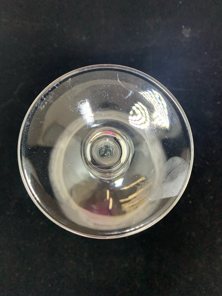 2 WINE GLASSES W/FROSTED FLOWER DESIGN.