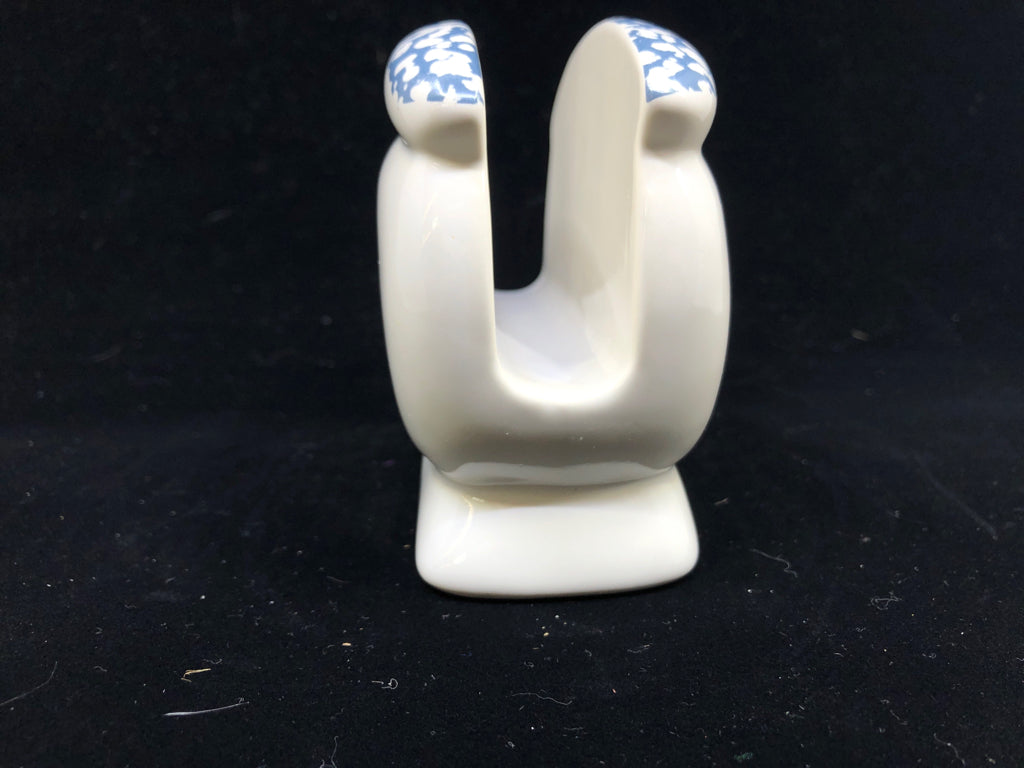 WHITE CERAMIC NAPKIN HOLDER W/BLUE HEART.