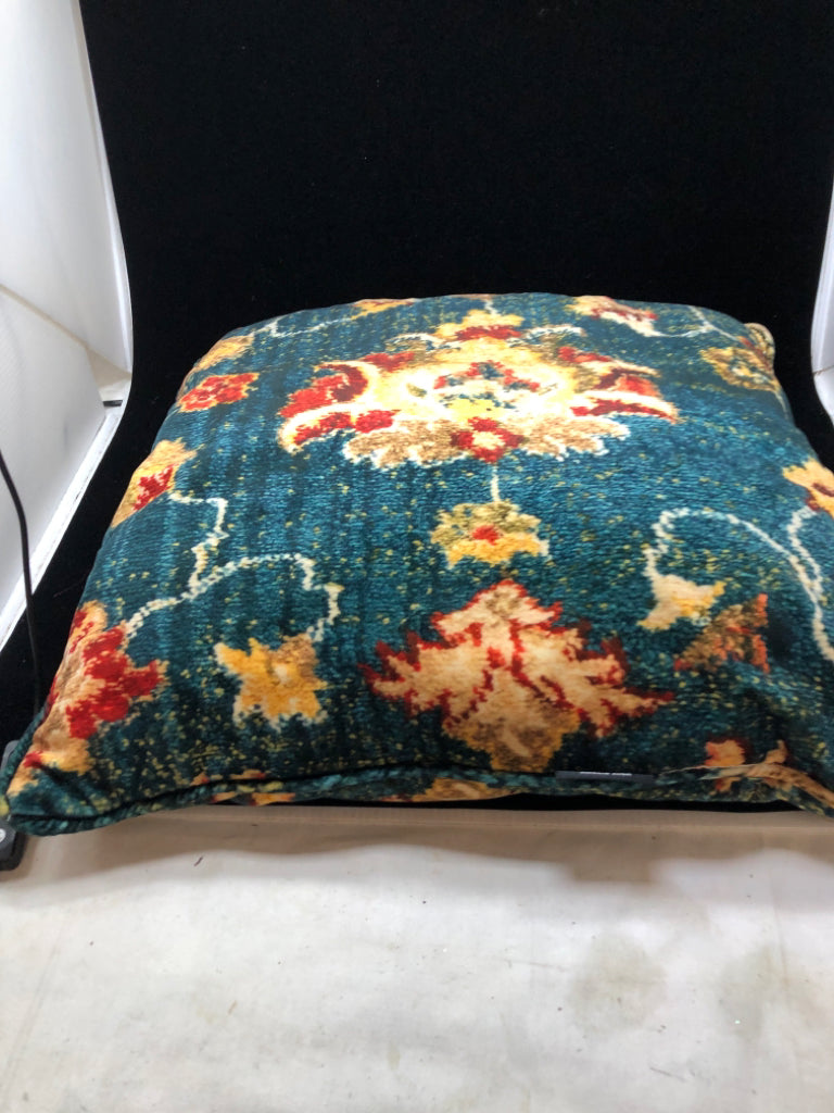 DARK GREEN W/ YELLOW RED FLOWERS PILLOW LAURA HIL.