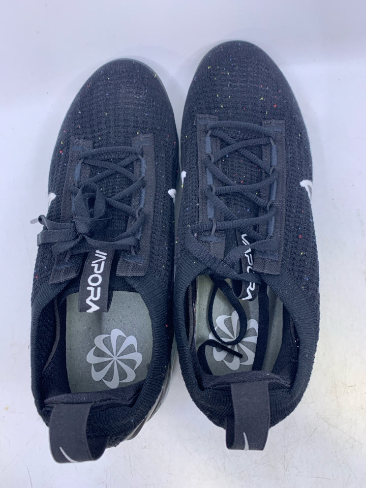 Nike L Shoe Size 8.5 Ladies Athletic