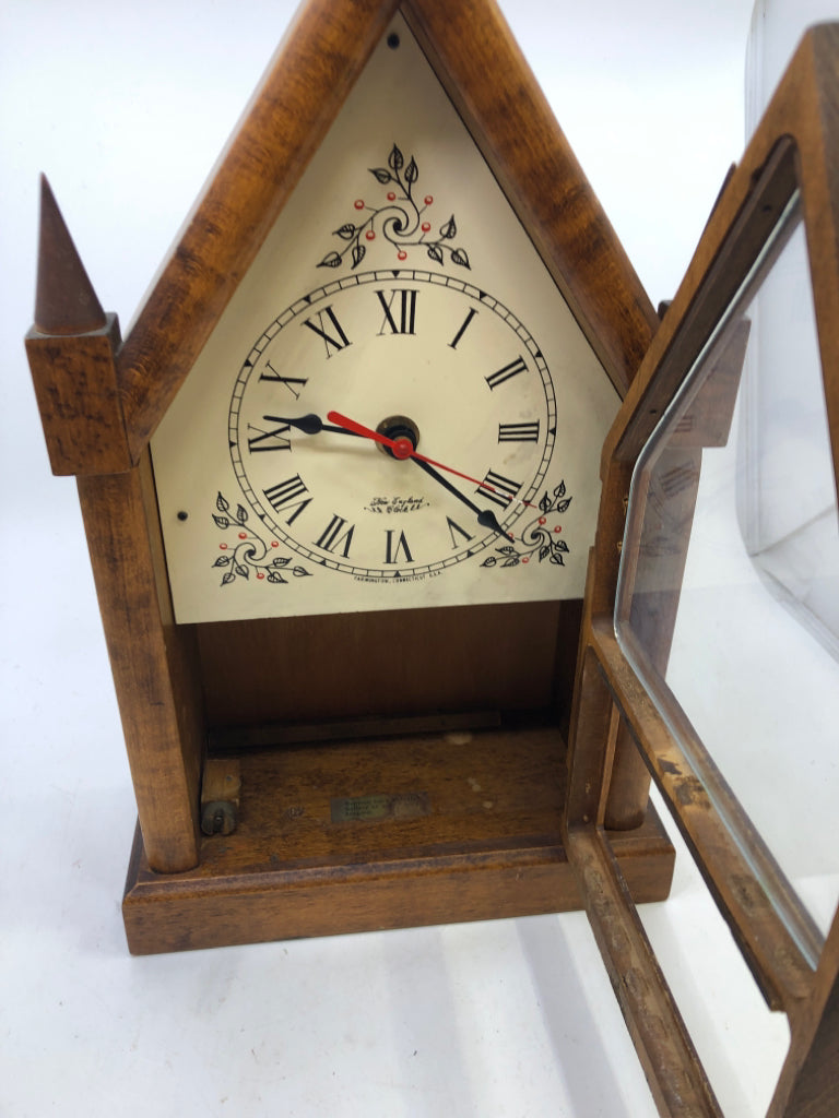 VTG HEAVY STEEPLE MANTLE CLOCK.