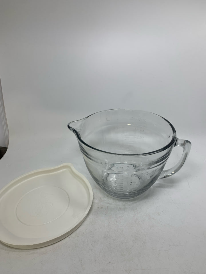8-CUP MEASURING BATTER BOWL W/LID.