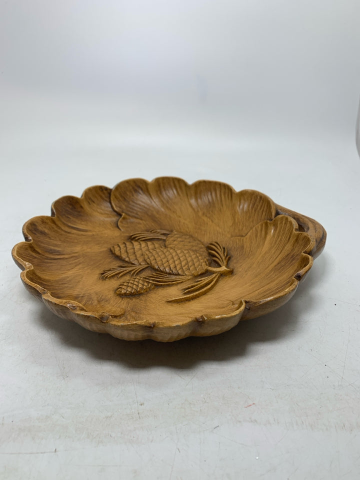 FAUX WOOD W/ EMBOSSED PINECONES & HANDLE.