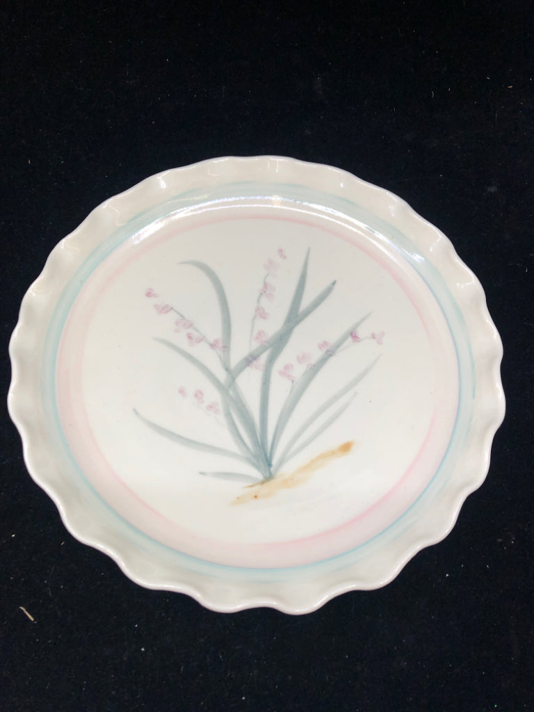 SHALLOW WHITE W/ PINK/LIGHT BLUE PIE DISH FLOWER DESIGN.