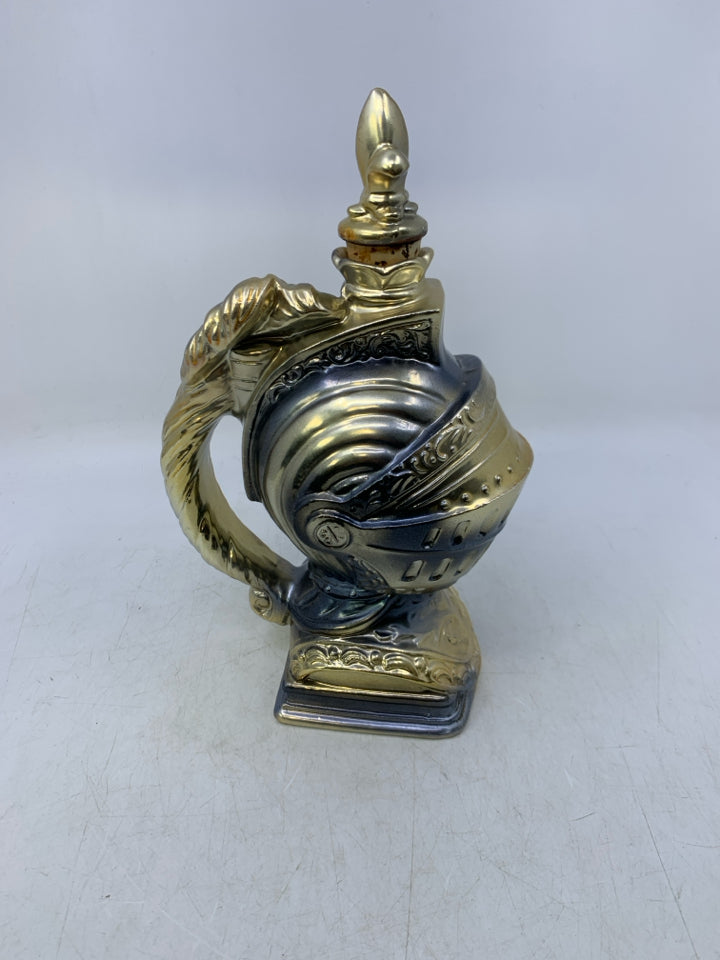 METALLIC KNIGHT HEAD MUSIC DECANTER.