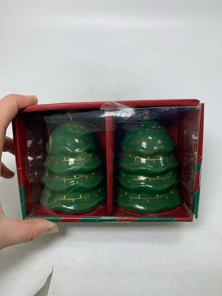 NIB CHRISTMAS TREE SALT/PEPPER SHAKERS HOME ESSENTIALS.