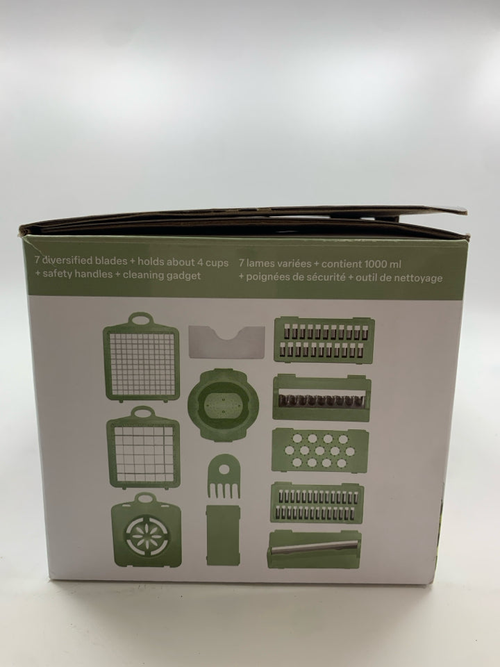 CRAFTD MULTI-PURPOSE VEGGIE CHOPPER IN BOX.