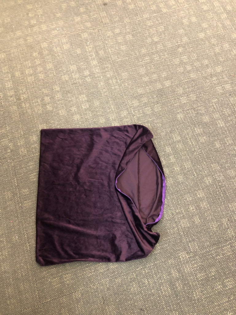 VELVET PURPLE PILLOW SHAM.