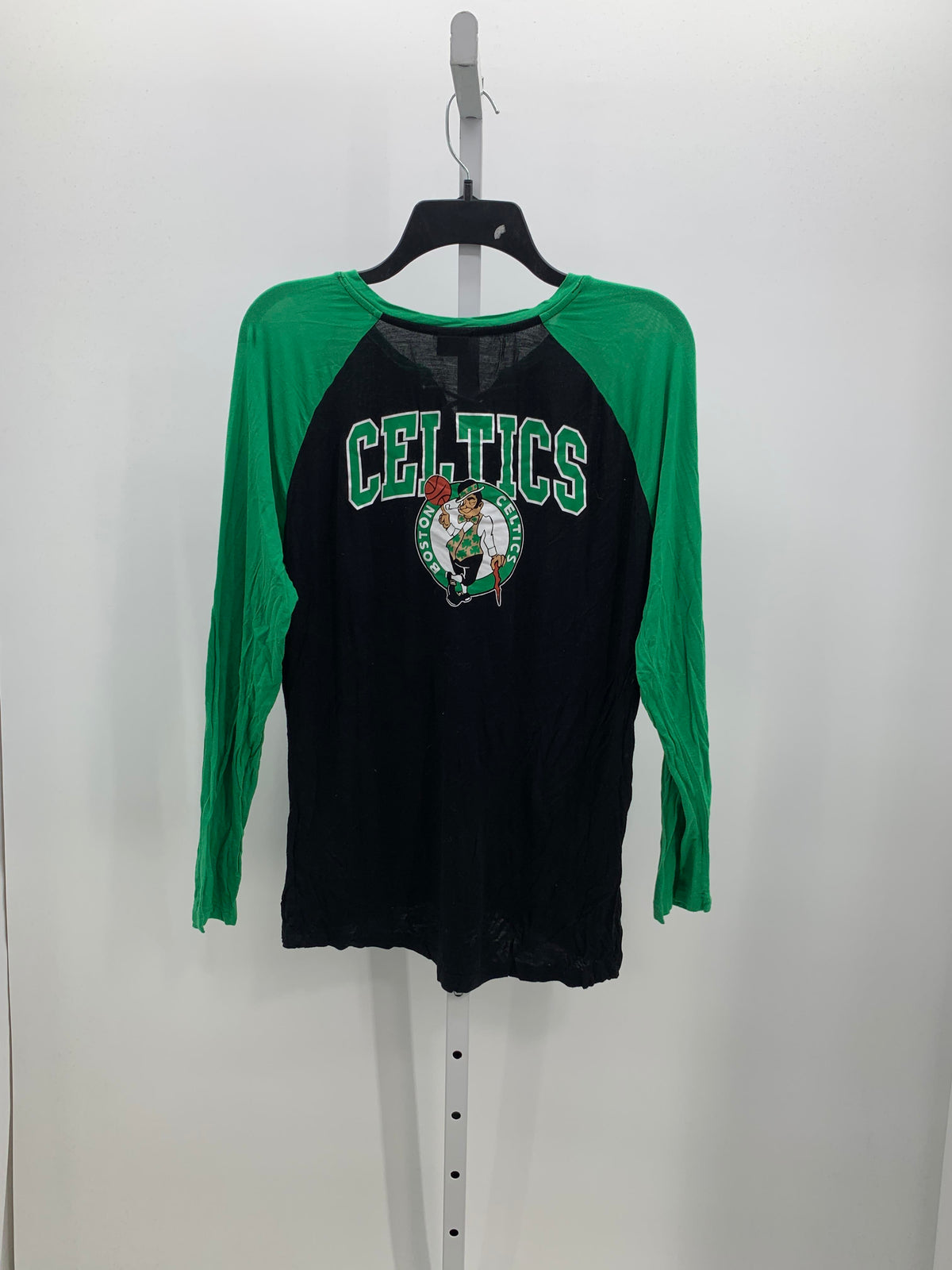 NBA Size Extra Large Misses Long Sleeve Shirt