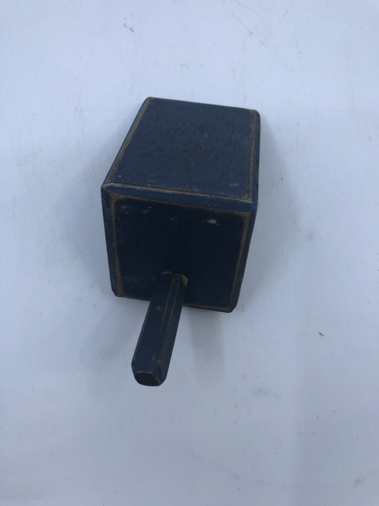 PRIMITIVE BLUE DECORATIVE SCOOP.