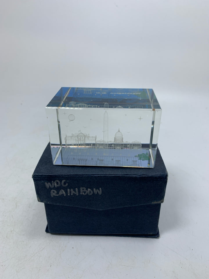 IN BOX WASHINGTON DC 3D LASER ETCHED HOLOGRAPHIC CRYSTAL PAPERWEIGHT.