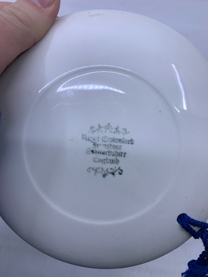 BLUE/WHITE IRONSTONE MID PLEASURES SAYING WALL HANGING.