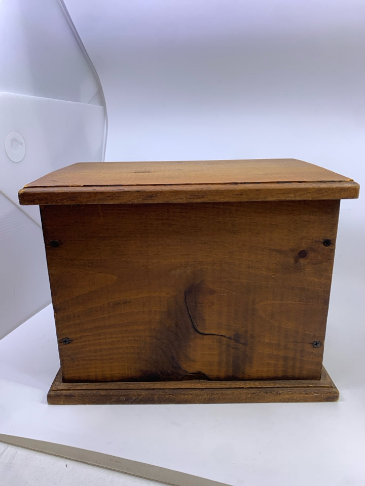 DARK WOOD BREAD/ STORAGE BOX W HEART DETAIL.