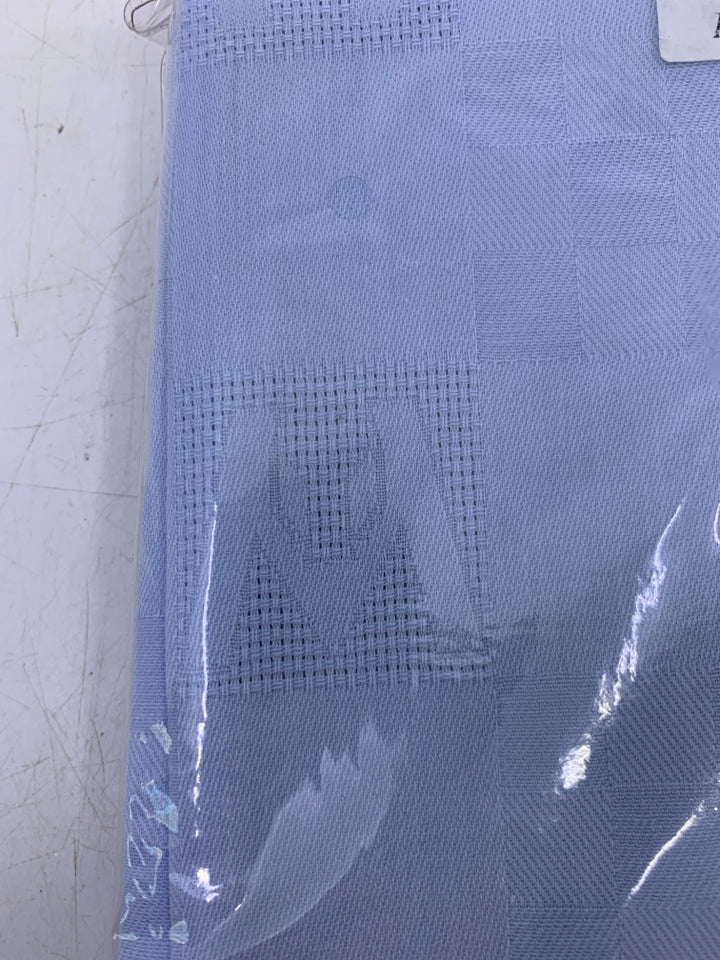 NIP 4 LIGHT BLUE NAPKINS.