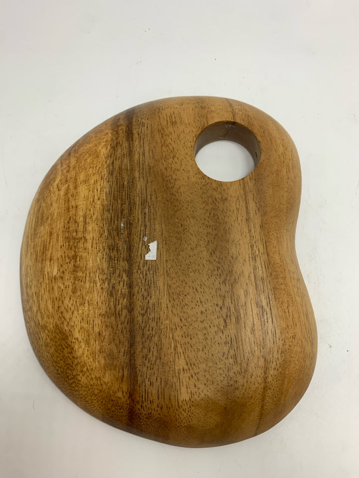 ACACIA WOOD APPETIZER/ CHEESE TRAY.