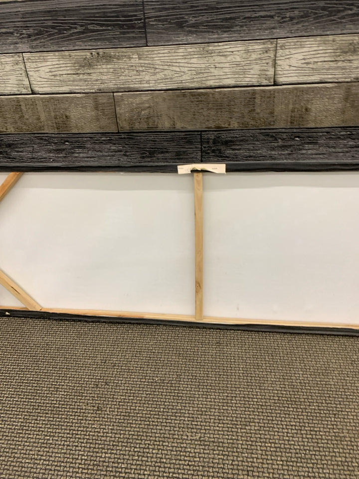 BLACK WHITE CITY SKYLINE CANVAS ART.