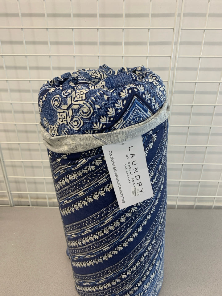 NWT BLUE PATTERNED TWIN/TWIN XL COMFORTER SET W/LAUNDRY BAG.