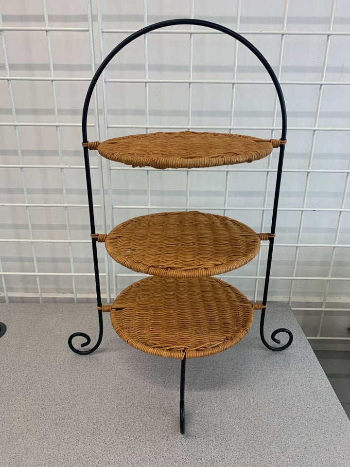 3-TIER WOVEN PLATE SERVER.