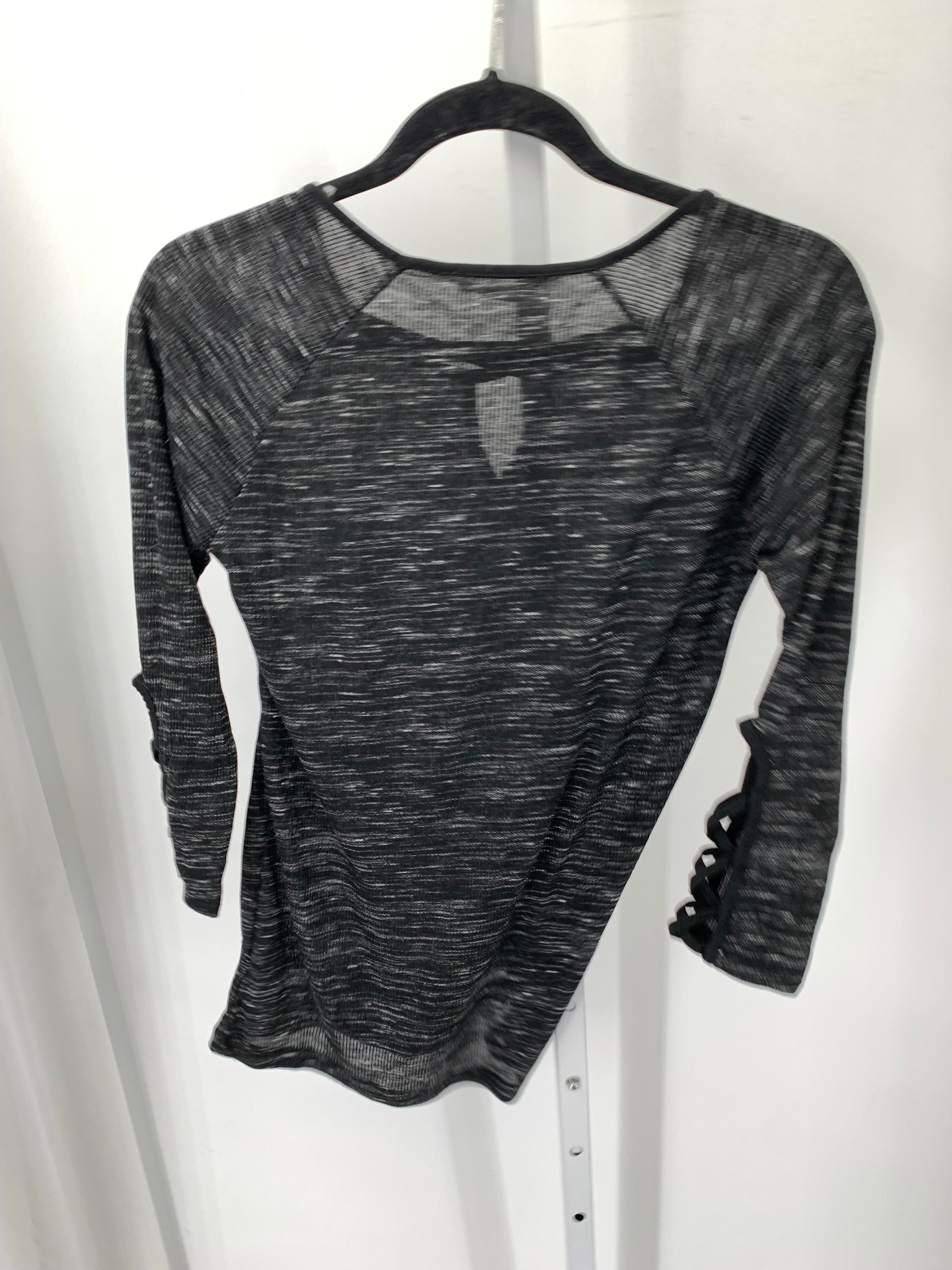 Size Small Misses 3/4 Sleeve Shirt