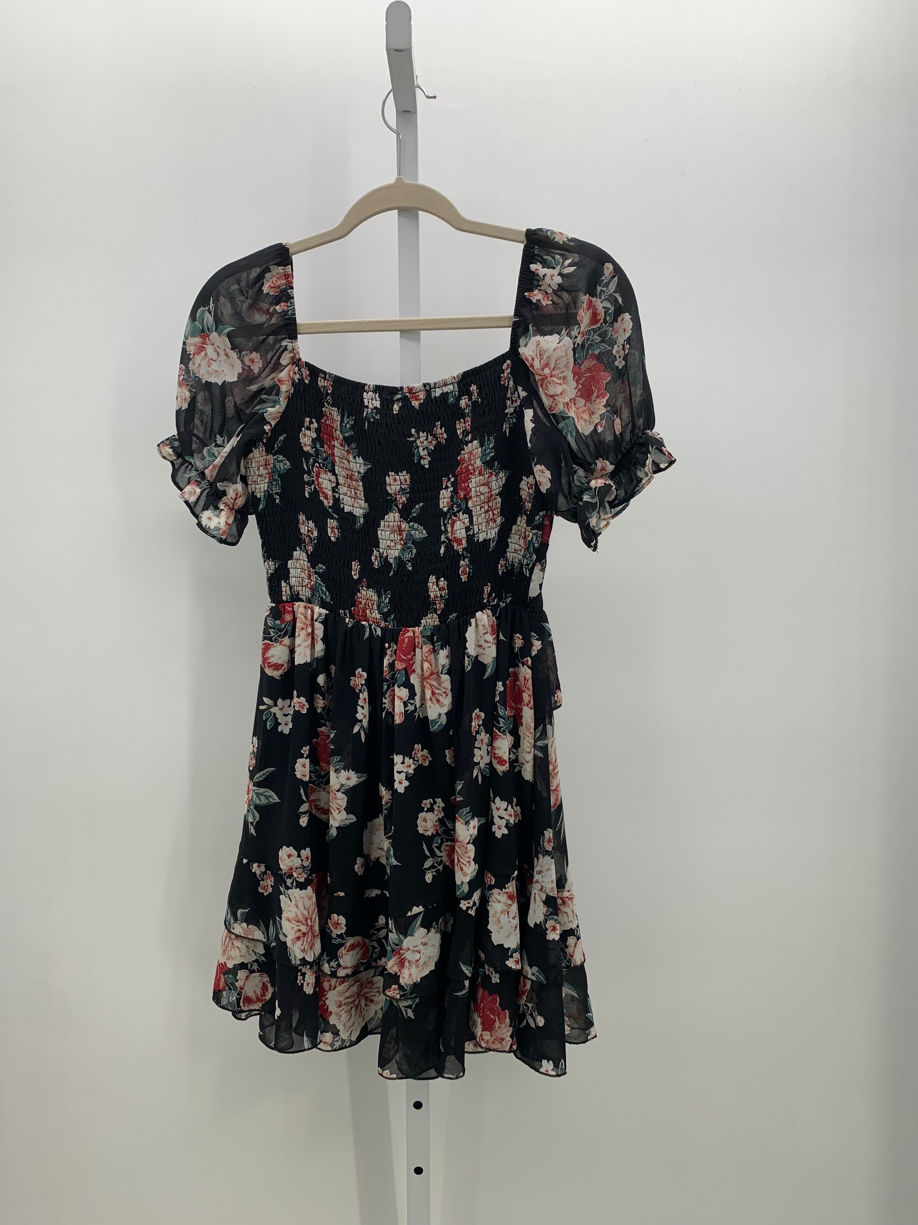 Size Small Juniors Short Sleeve Dress