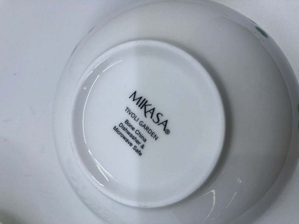 4 TIVOLI GARDEN WHITE WILD FLOWER BOWLS.