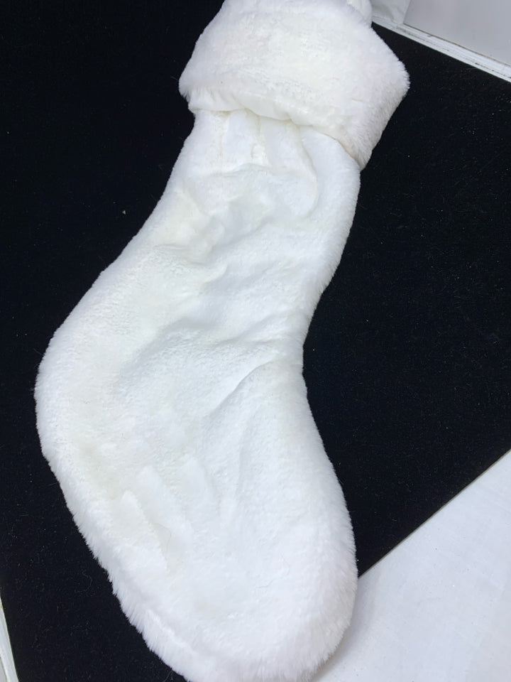 WHITE MARTHA STEWART STOCKING.