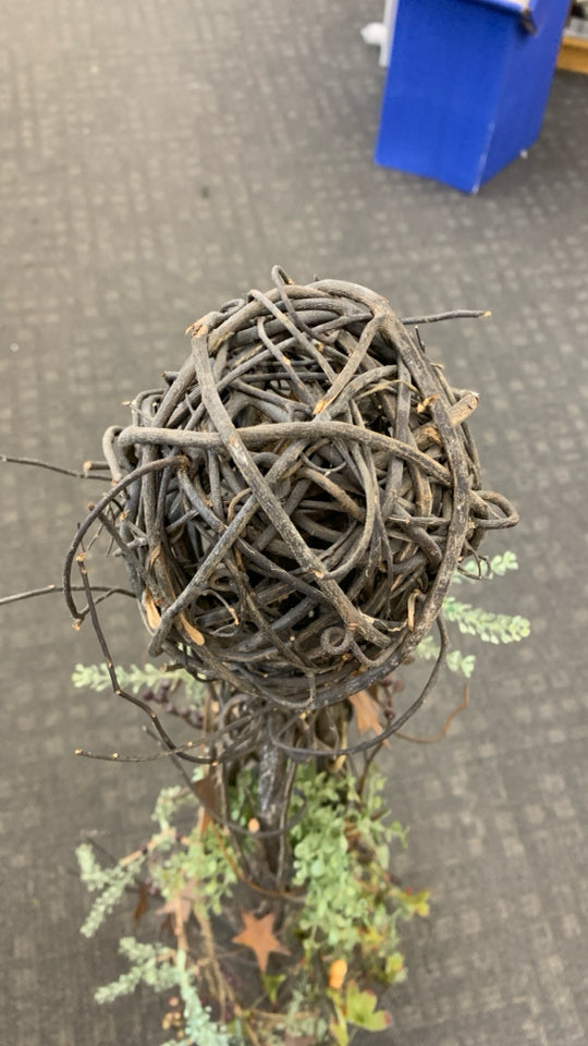 PRIMITIVE TWISTED BRANCH TREE W/STARS.
